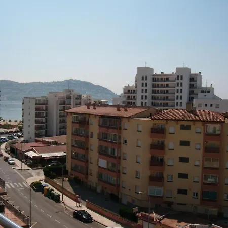 A 50m De La Playa Con Wi-fi Y Terraza, 2 Dormitorios, 6 Pers. - Es-204-26 * Roses