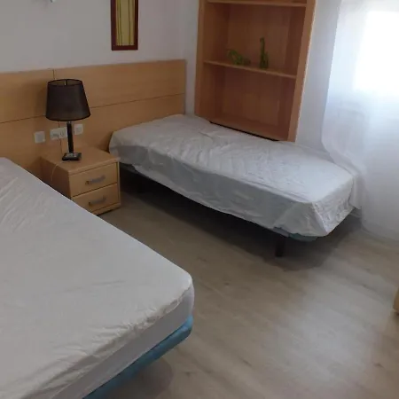 A 50m De La Playa Con Wi-fi Y Terraza, 2 Dormitorios, 6 Pers. - Es-204-26 * Roses
