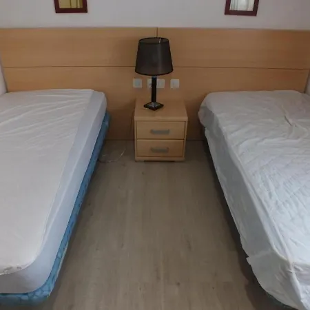 A 50m De La Playa Con Wi-fi Y Terraza, 2 Dormitorios, 6 Pers. - Es-204-26 Roses